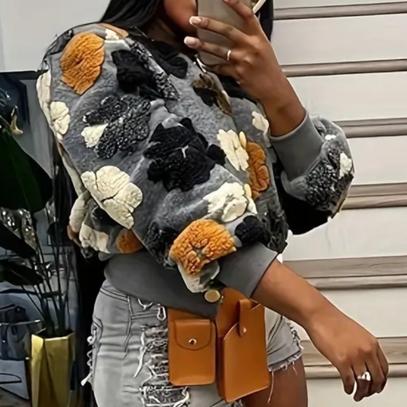 Woman’s flower jacket - Picture 4 of 4